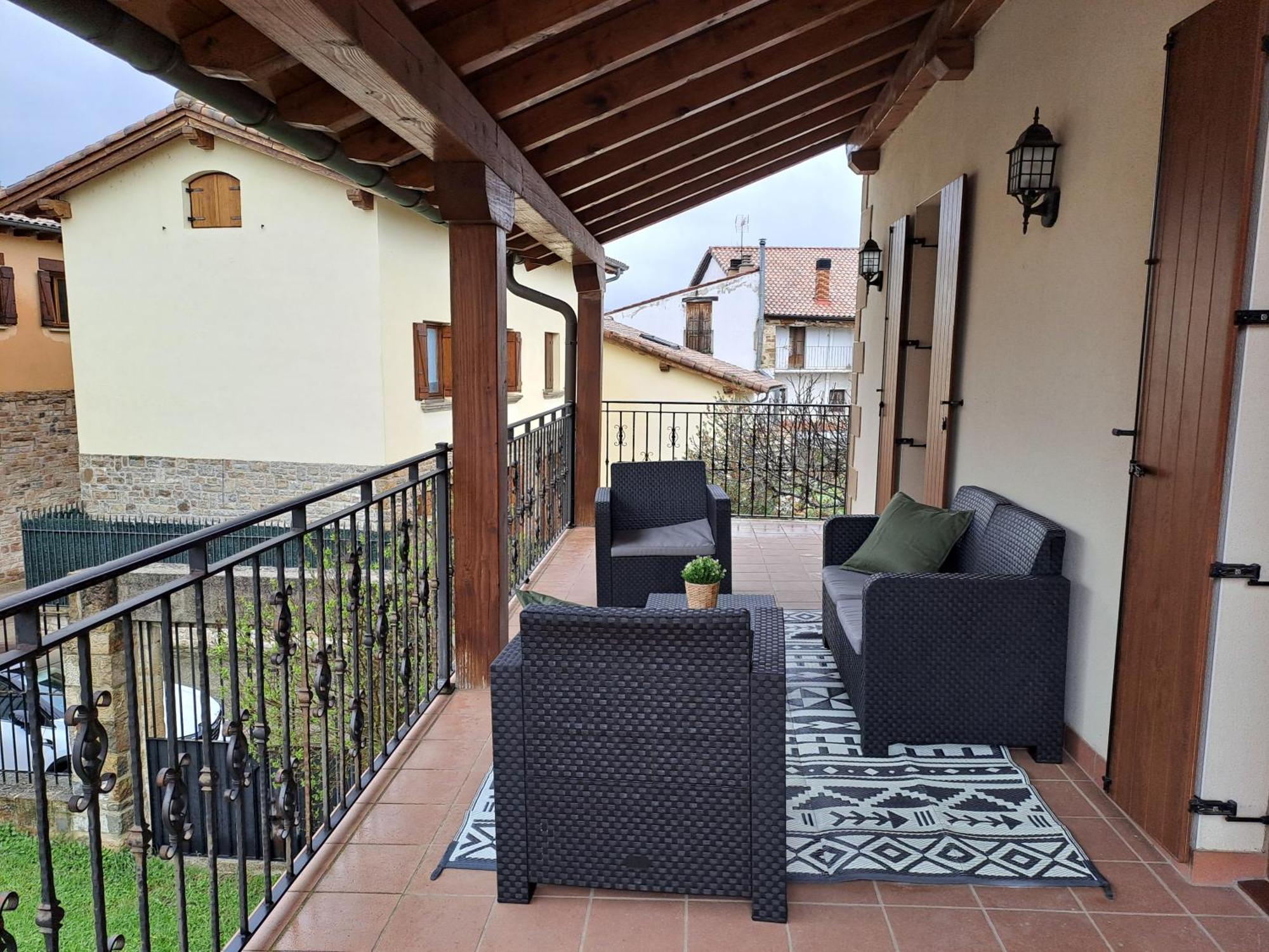 Casa Rural Torreblanca Urroz Exterior photo